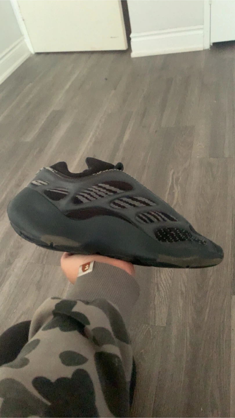 Yeezey700v3 alvah