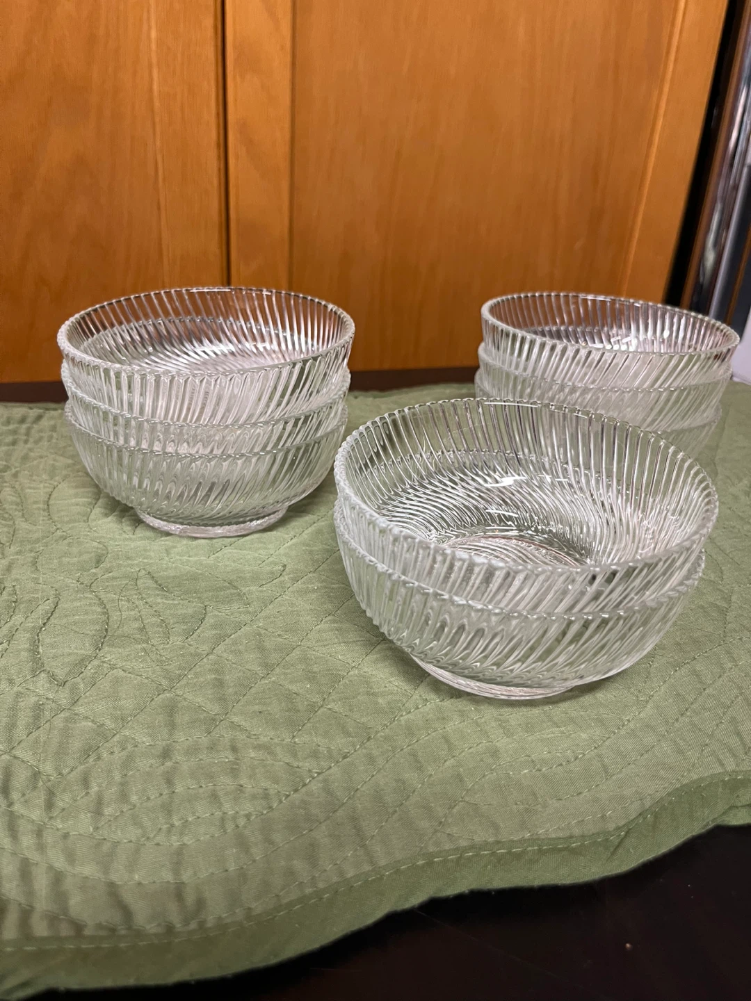 Set of 8 Clear Glass Swirl Bowls
