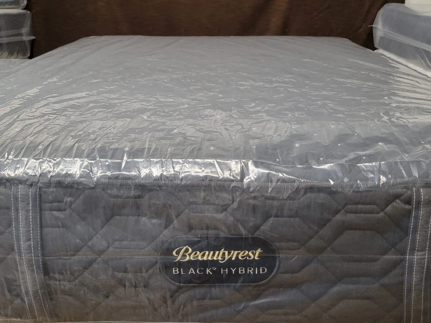New Beautyrest Black series three Hybrid Medium queen size - photo 2