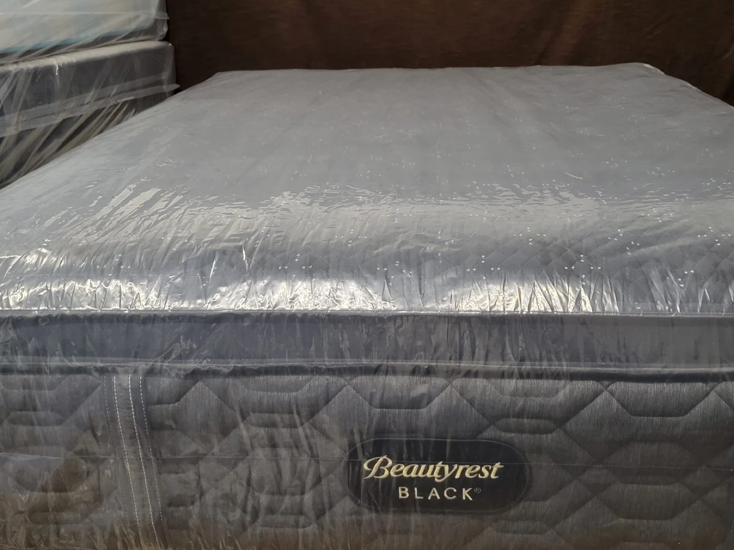 New Beautyrest black series three medium pillow top queen size - photo 2