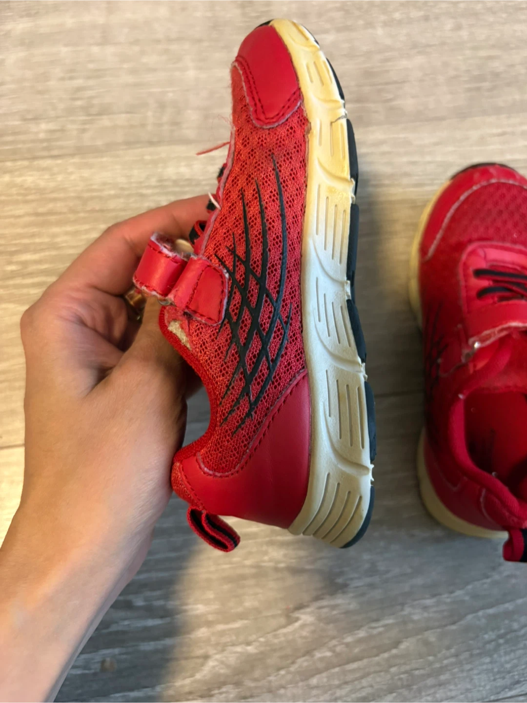 Red Kids Shoes Size 10 - photo 2