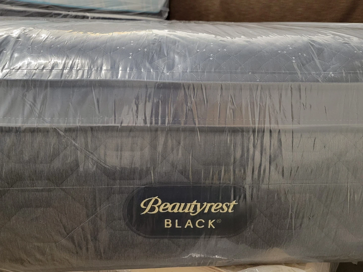 New Beautyrest black series three firm pillow top king size - photo 2
