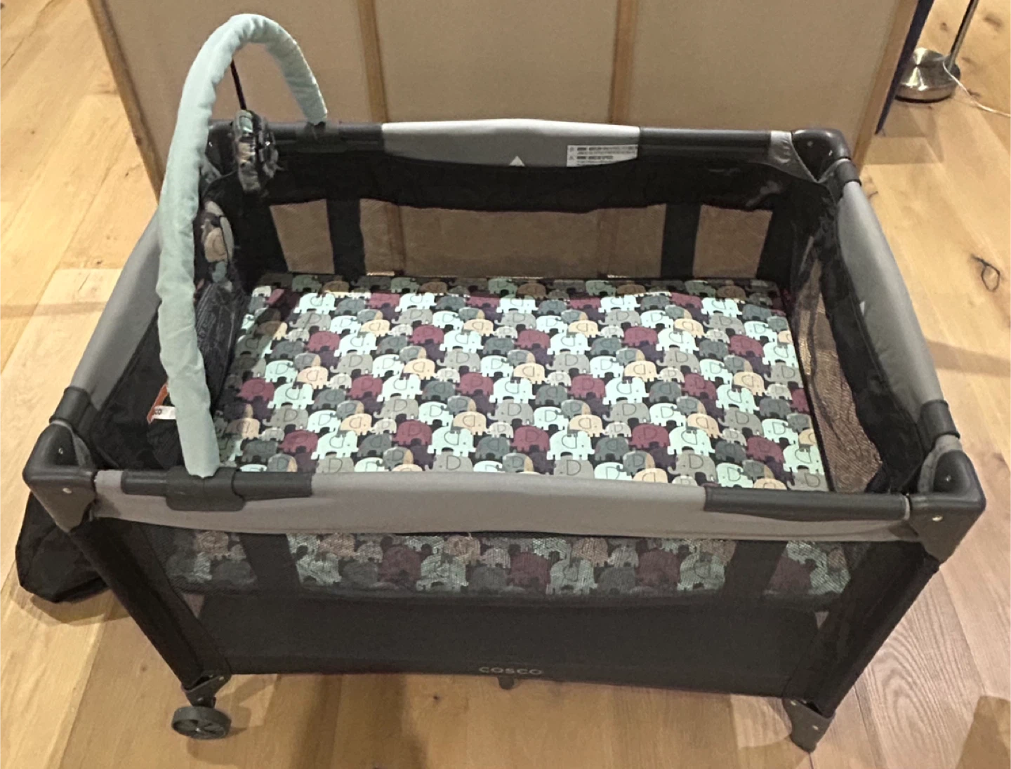Cosco Funsport Deluxe Playard / bassinet