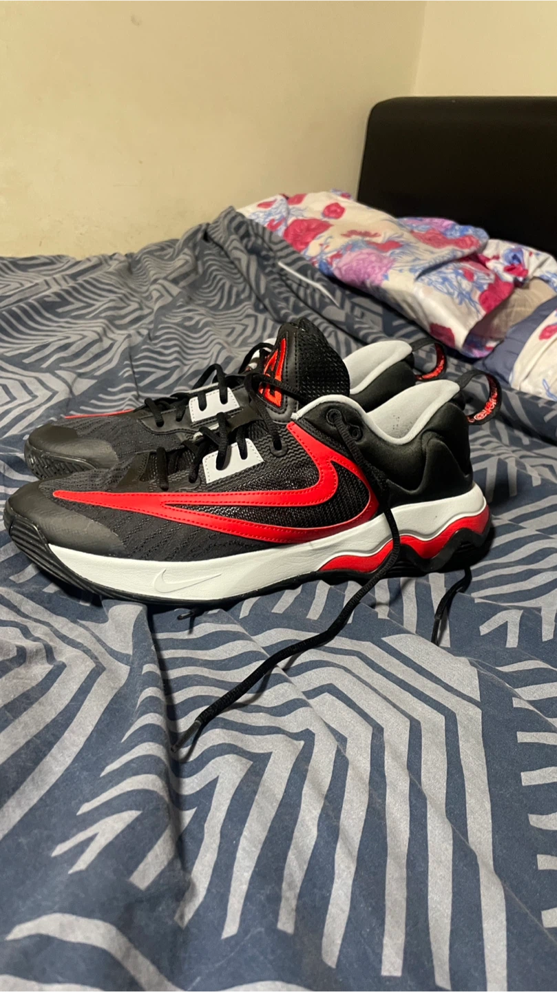 Nike Men's Sneakers Size 10(Giannis Immortality 3 Shoes)