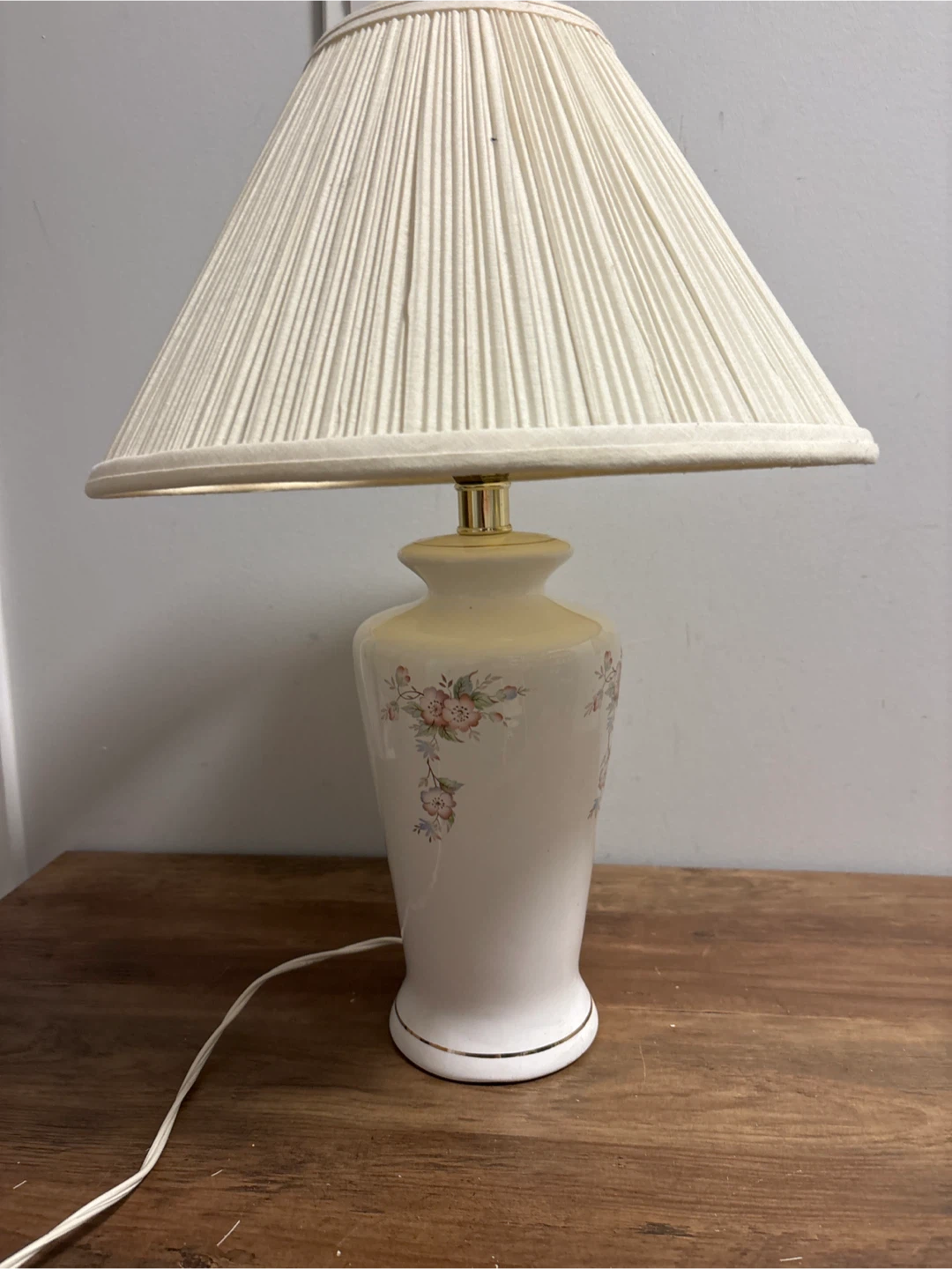 Vintage Floral Ceramic Table Lamp - photo 3