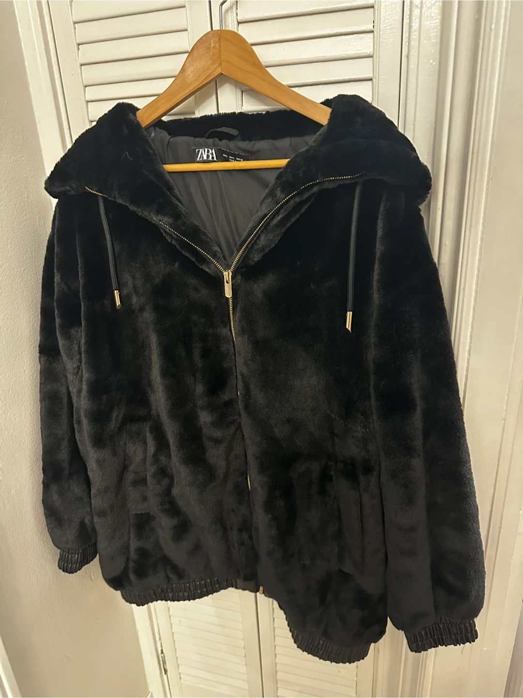 ZARA Black Faux Fur Hooded Jacket Size L - photo 2