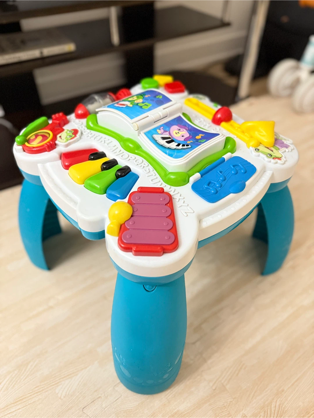 LeapFrog Learn & Groove Musical Table Activity Center