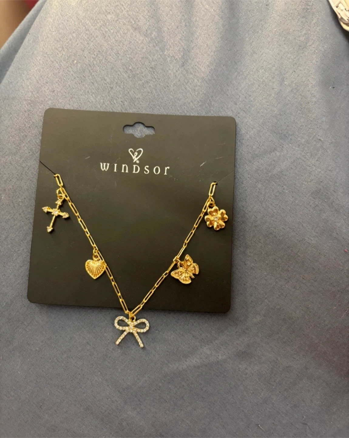 Windsor Gold Charm Necklace 🏆
