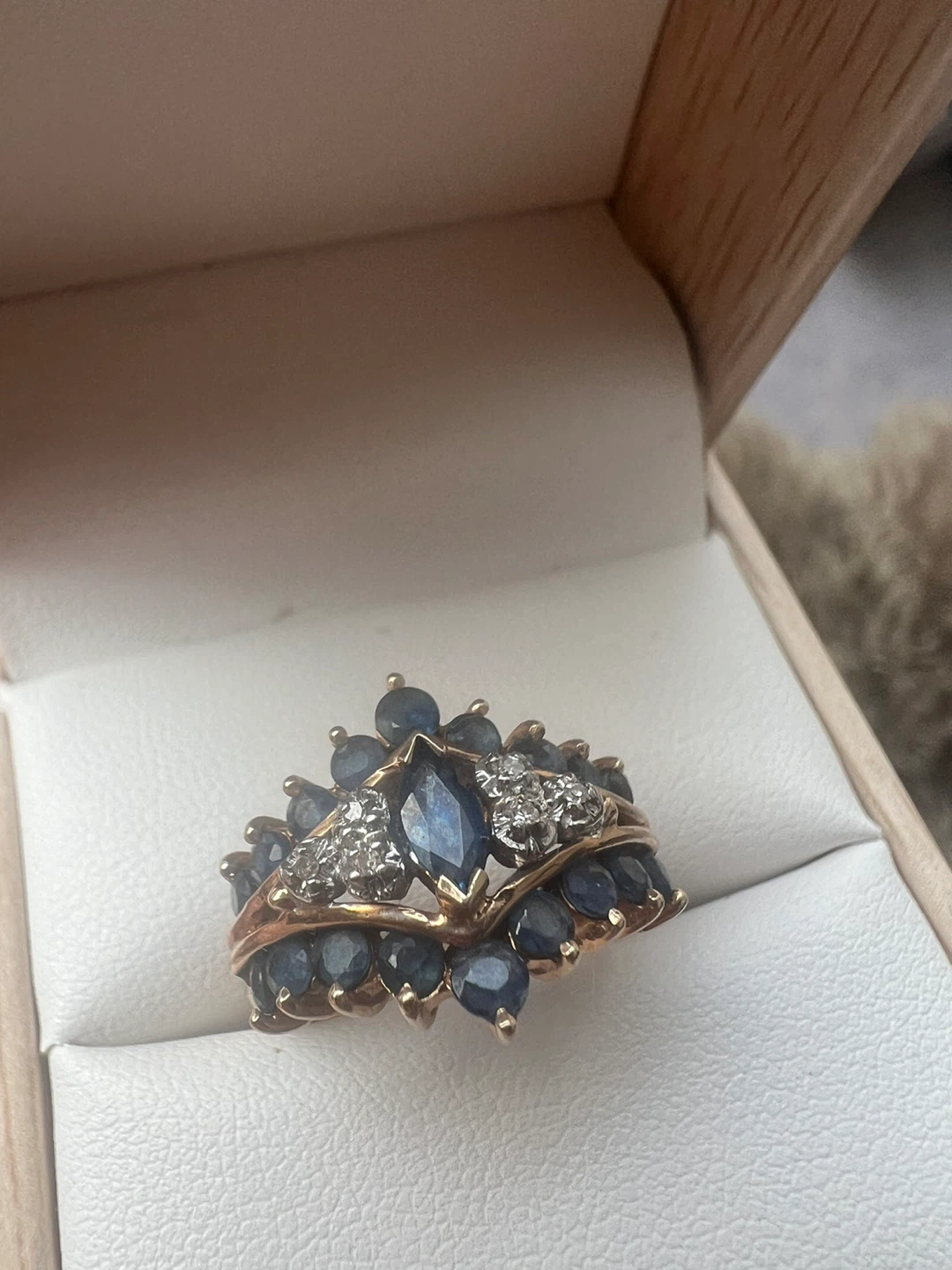 10 k Sapphire and Diamond ring - photo 3