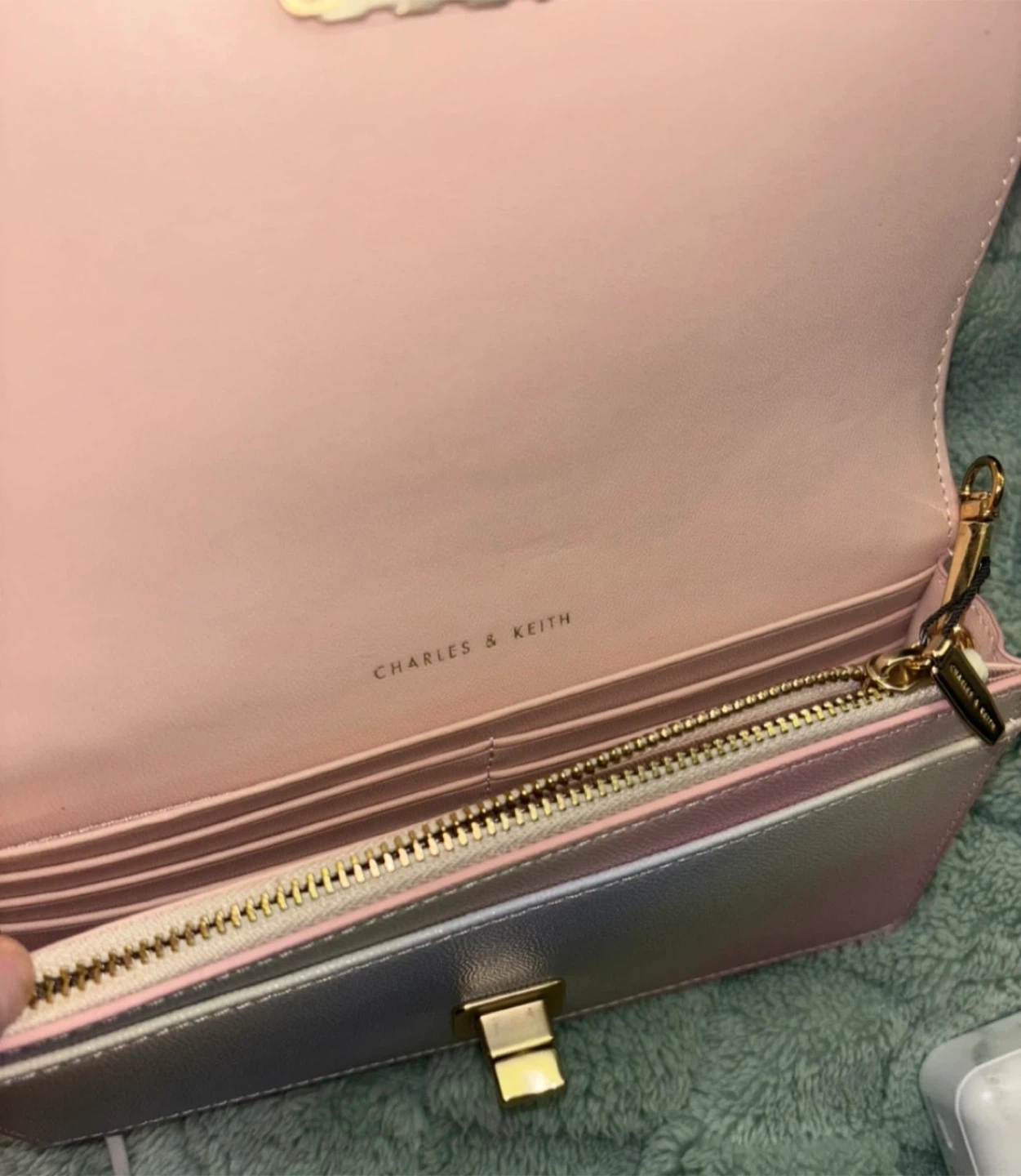 Charles & Keith Quilted Wallet 🏆 - photo 4