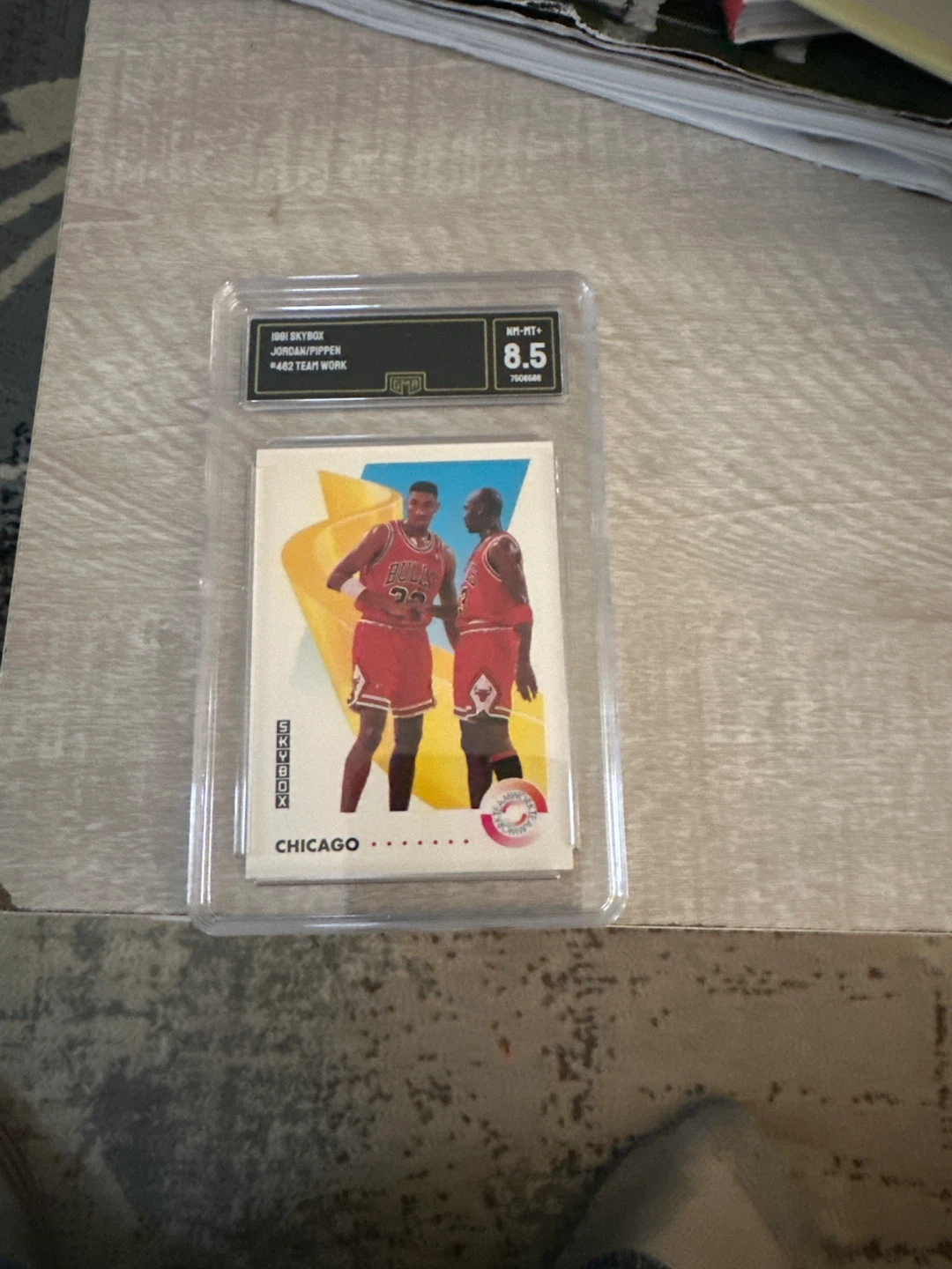 8.5 graded Jordan & pippen