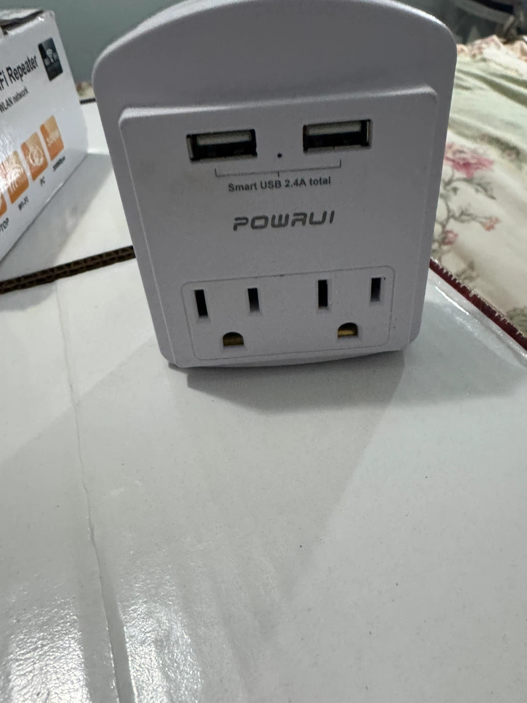 POWRUI 2-Outlet and 2-USB Travel Adapter - photo 5