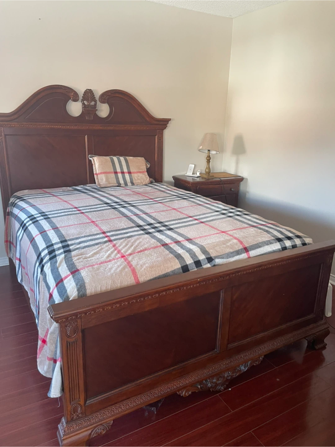 Bedroom Set - Dresser, Bed Frame, Nightstand - photo 3