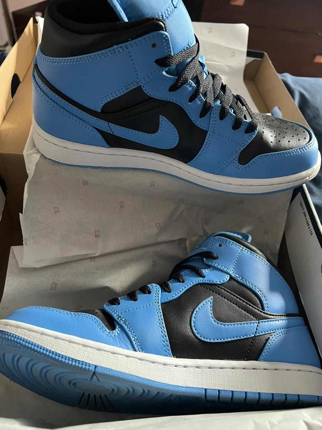 Air Jordan 1 Mid Sneakers - University Blue/Black - photo 3