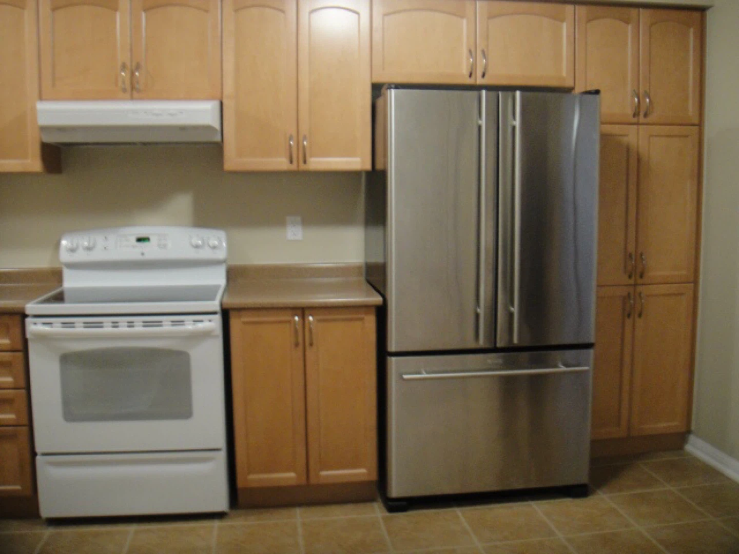 All-Inclusive private room in shared basement + Parking - photo 2