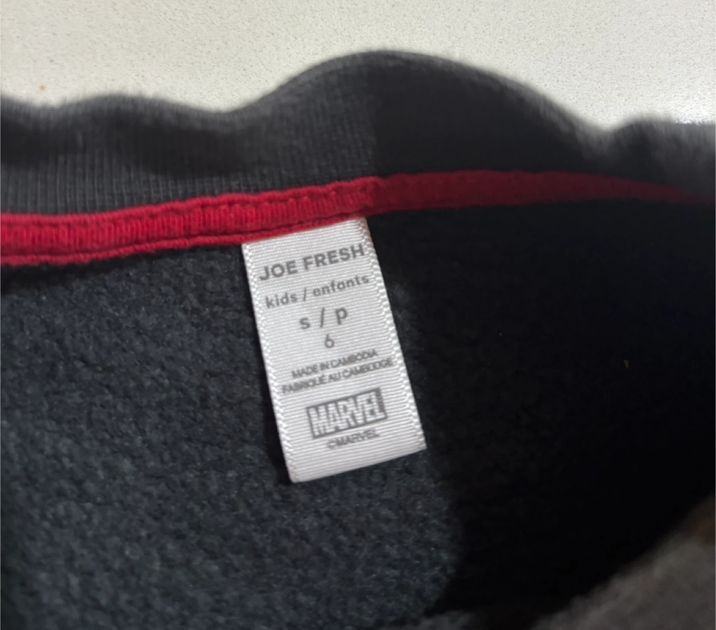 Child’s Joe Fresh Spider-Man Sweatshirt Size S (6) - photo 3