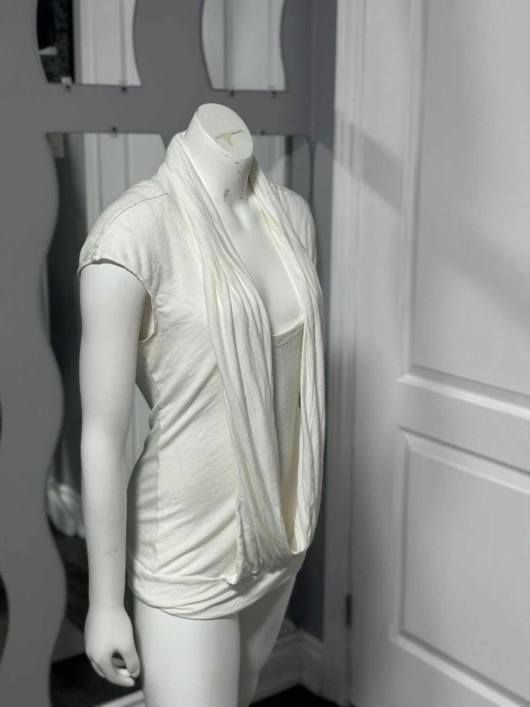 Women's White Drape Neck Sleeveless Top (Medium) - photo 2