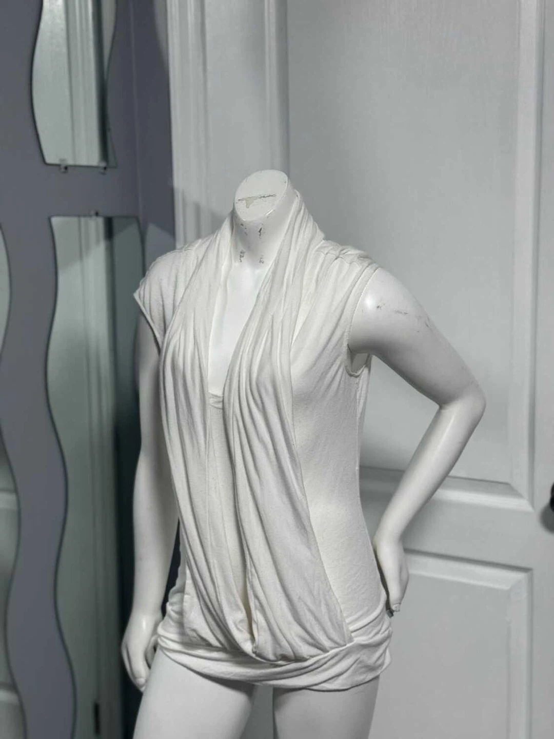 Women's White Drape Neck Sleeveless Top (Medium) - photo 4
