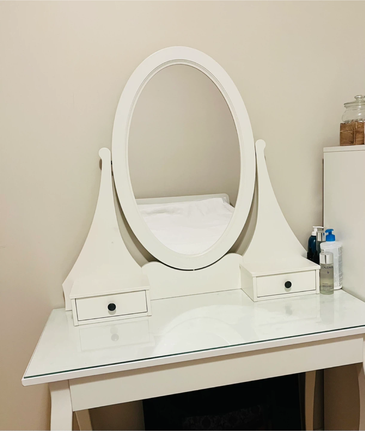 White Vanity Table with Mirror and Drawers - photo 2