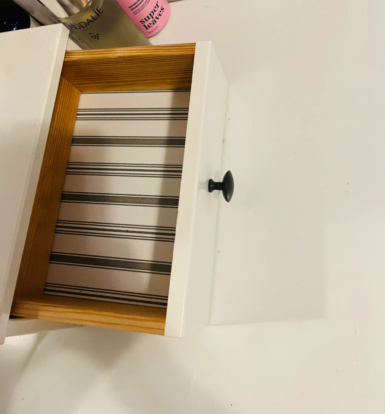 White Vanity Table with Mirror and Drawers - photo 4