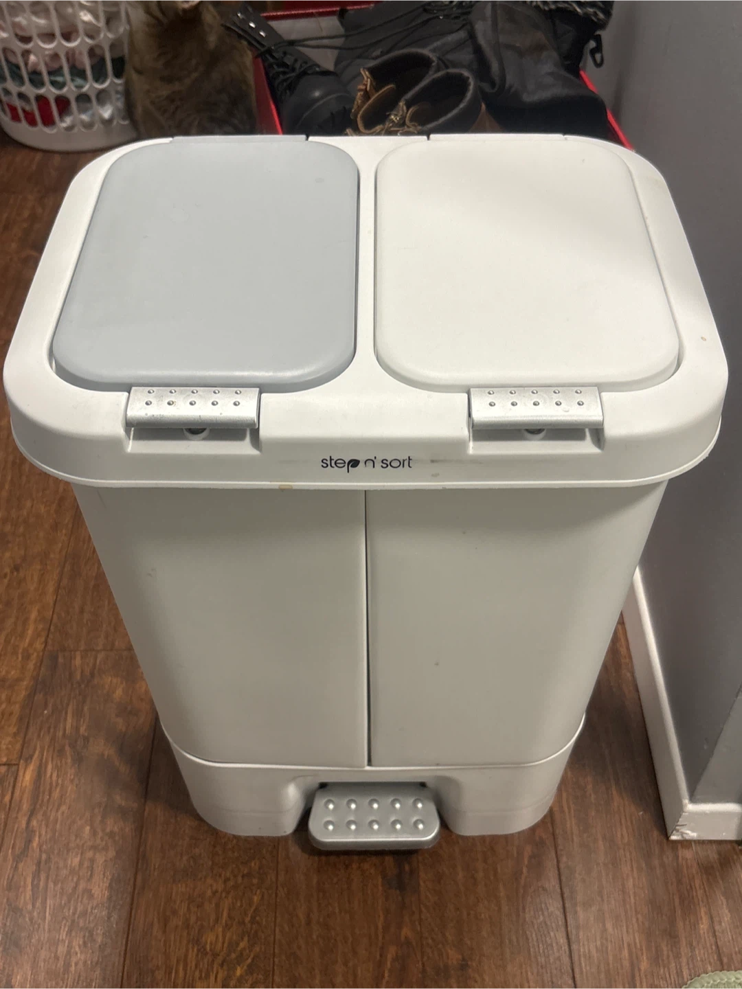 Step 'n Sort Dual Compartment Step Can