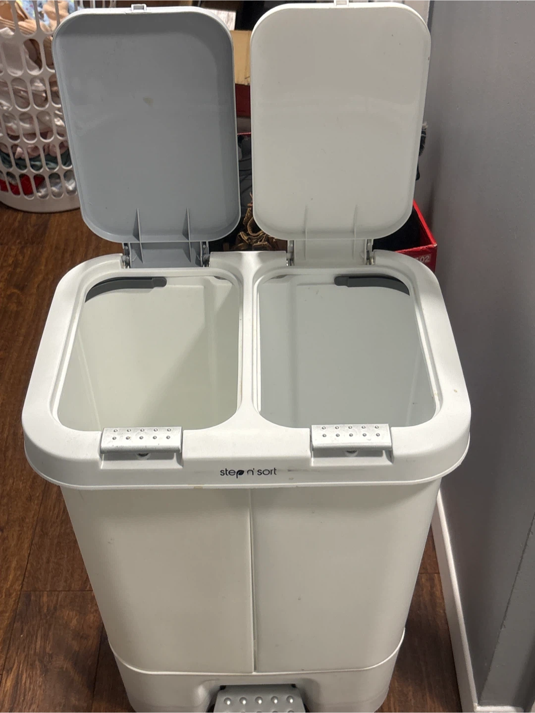 Step 'n Sort Dual Compartment Step Can - photo 2
