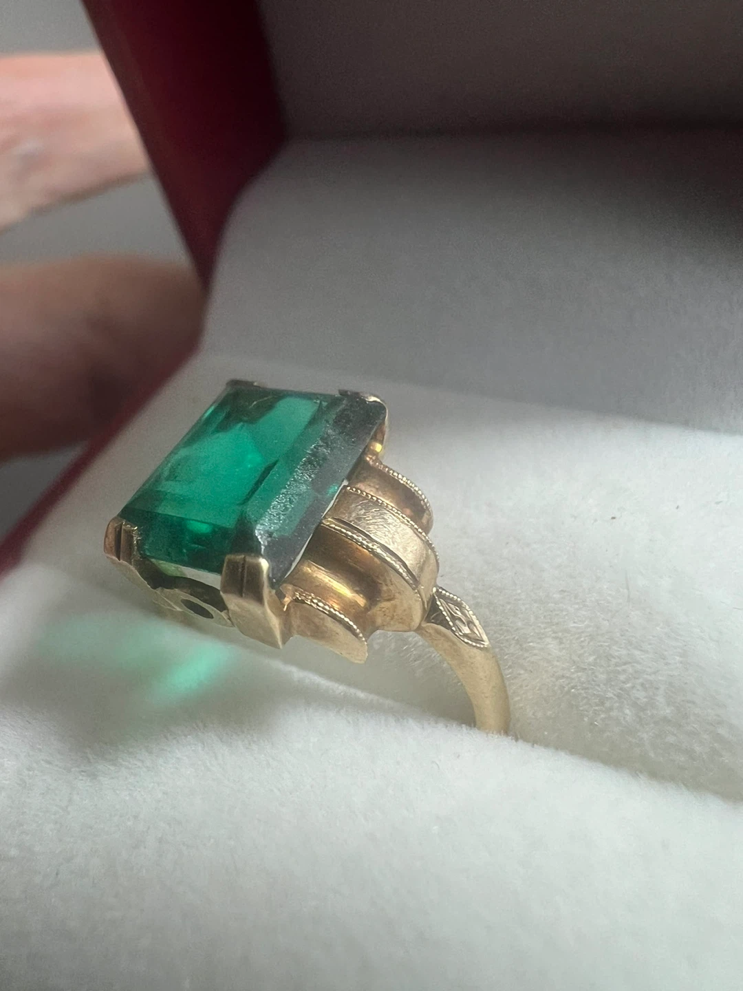 10 k Vintage Gold Emerald Cut Green Gemstone Ring - photo 2