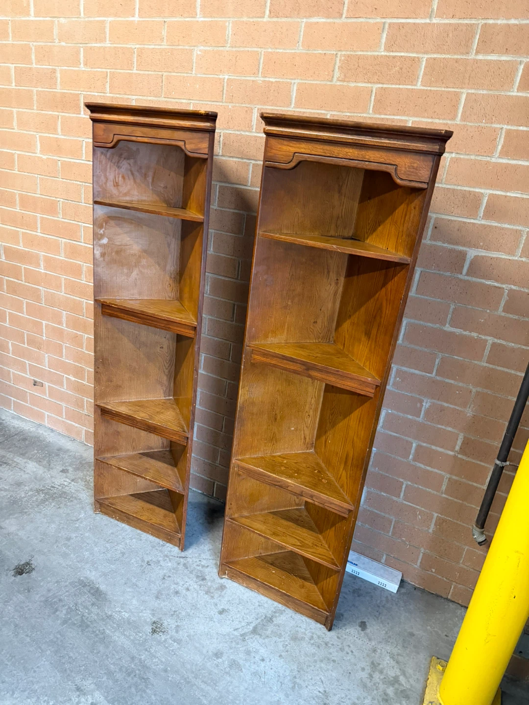 Set of 2 Wooden Corner Bookcases - photo 4