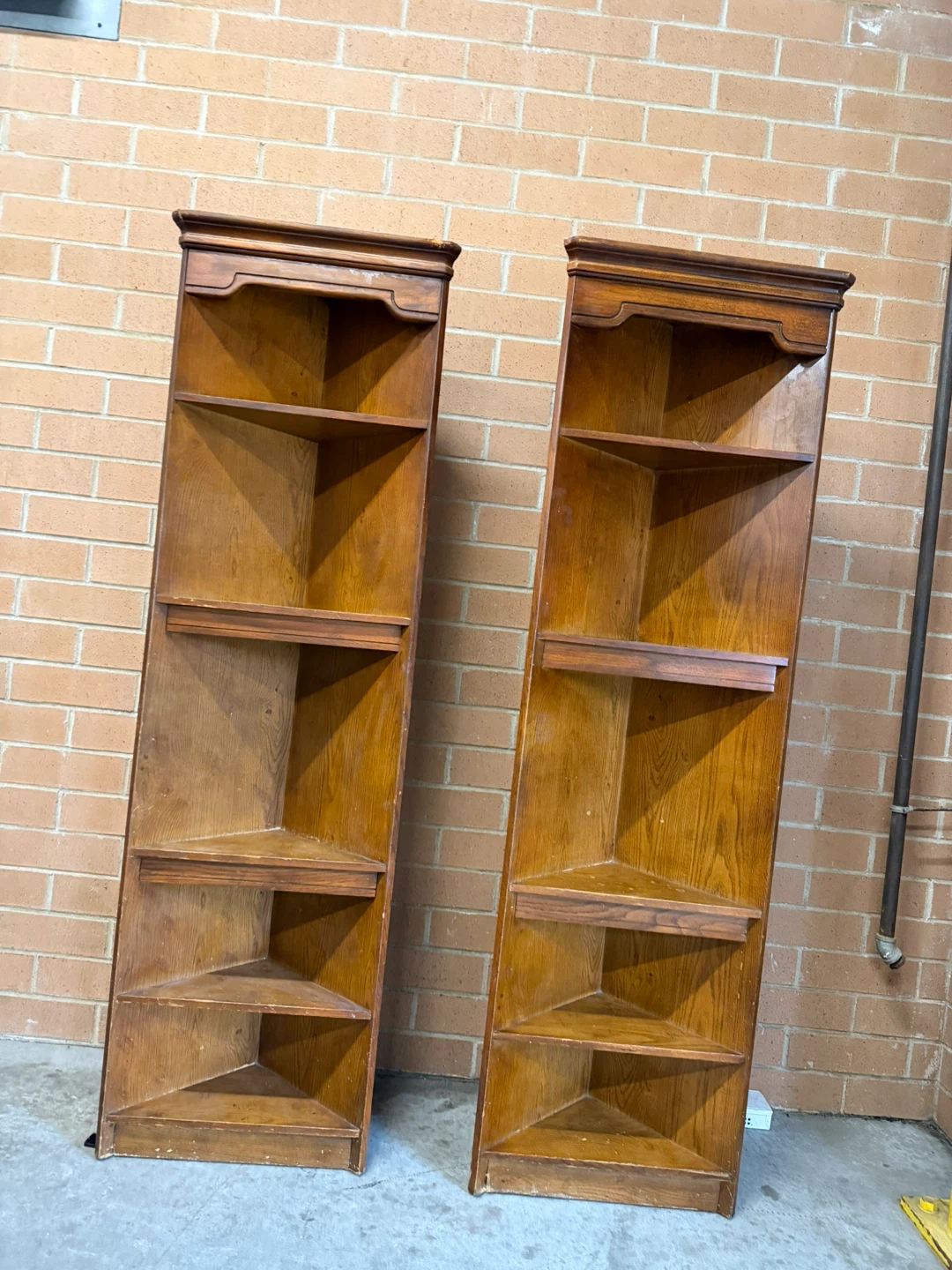 Set of 2 Wooden Corner Bookcases - photo 5