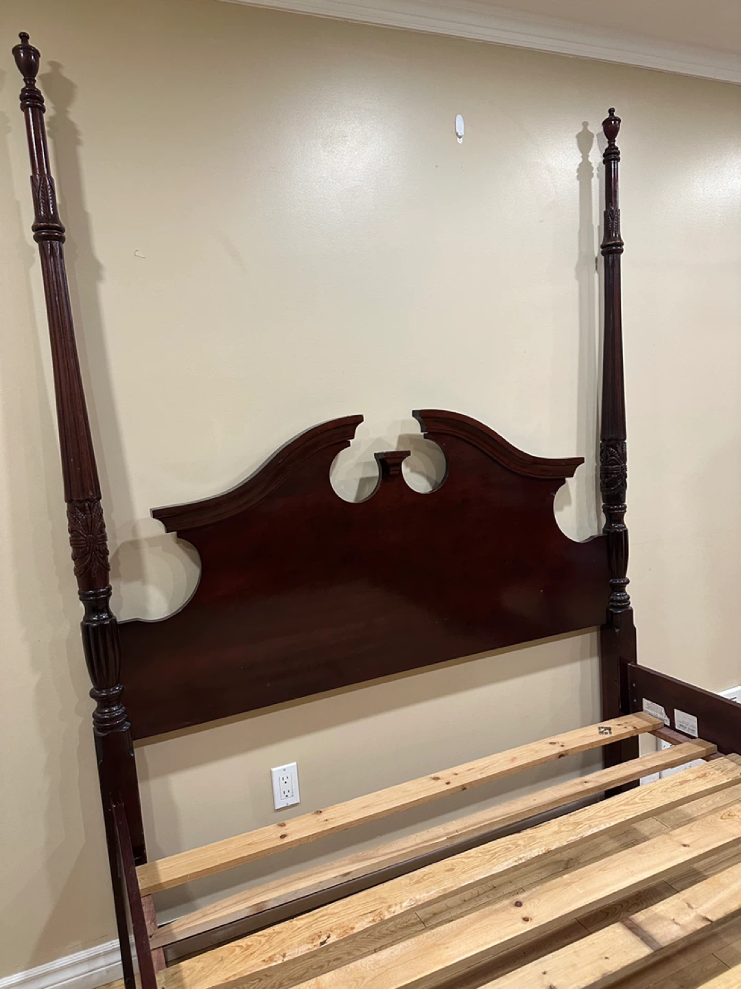 Solid Cherry Wood Queen Bed / Removable Poles (CAN DELIVER) - photo 2