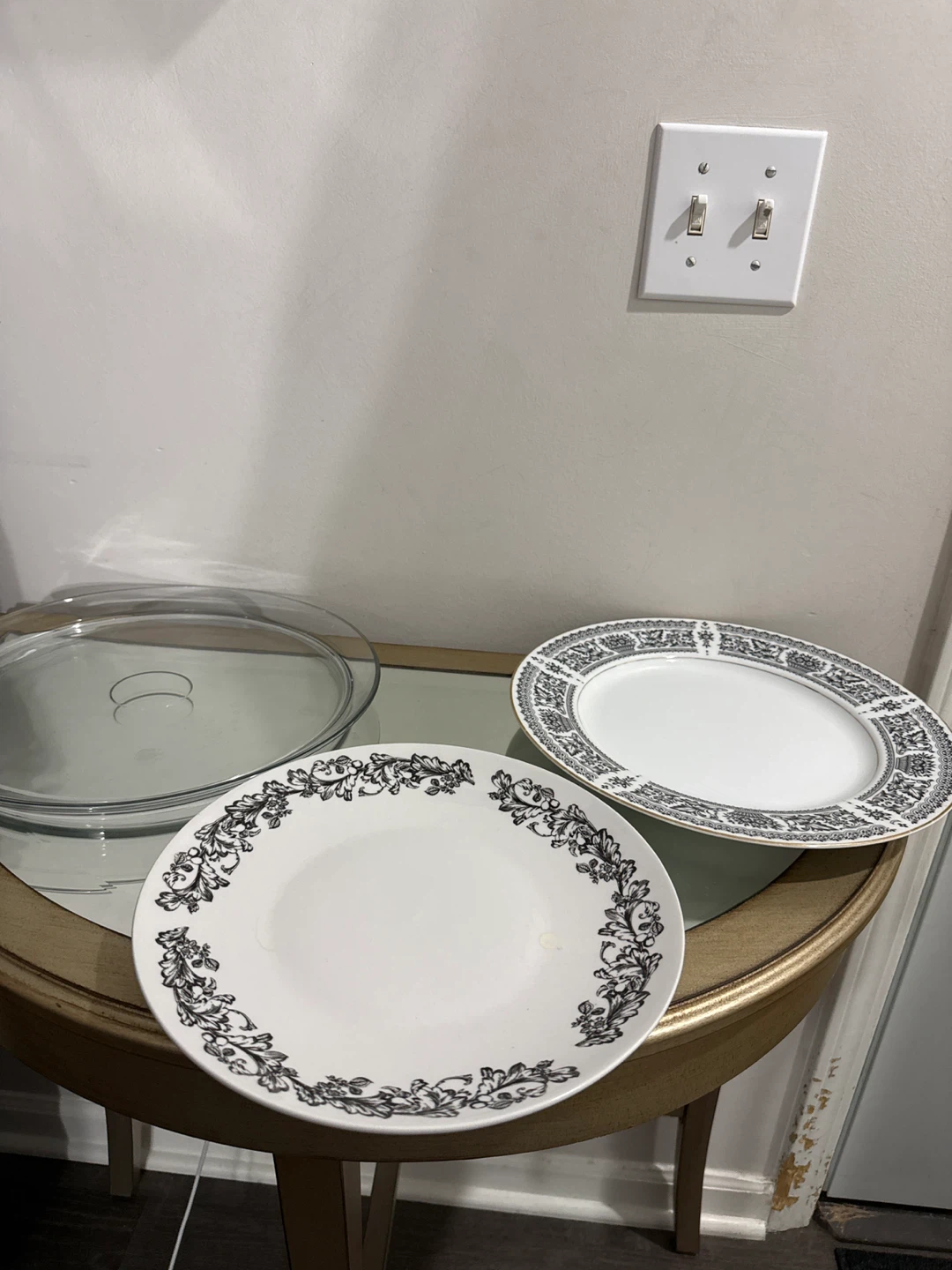 Glass Cake/Pie Plate and Decorative Plates