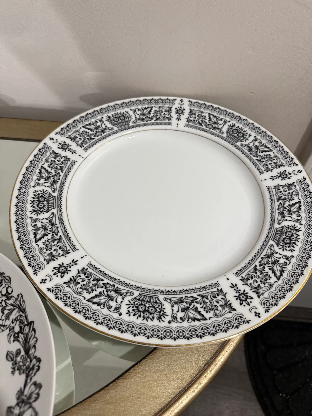 Glass Cake/Pie Plate and Decorative Plates - photo 2