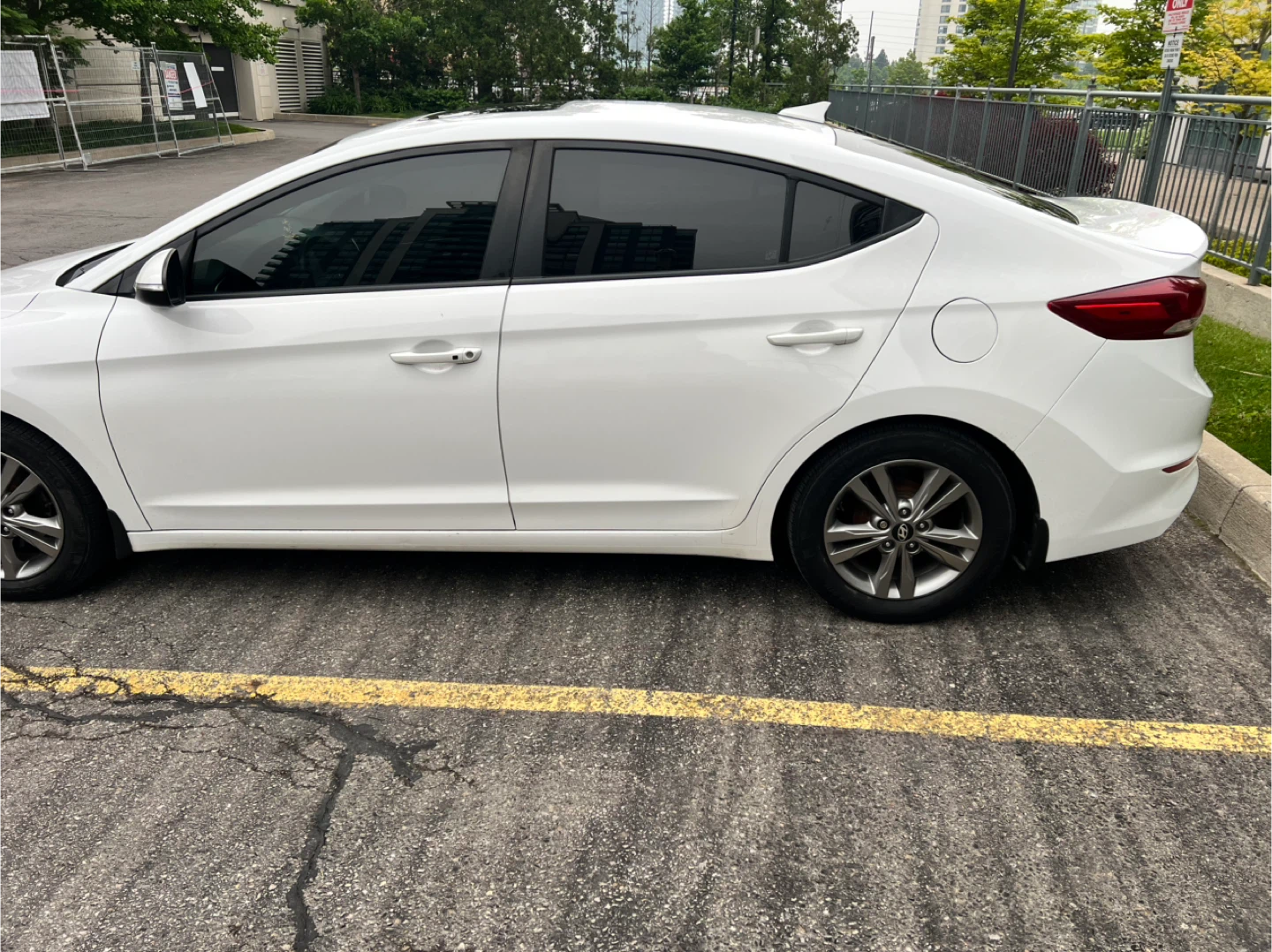 2018 Hyundai Elantra SEL – New Engine | Safety Available - photo 3