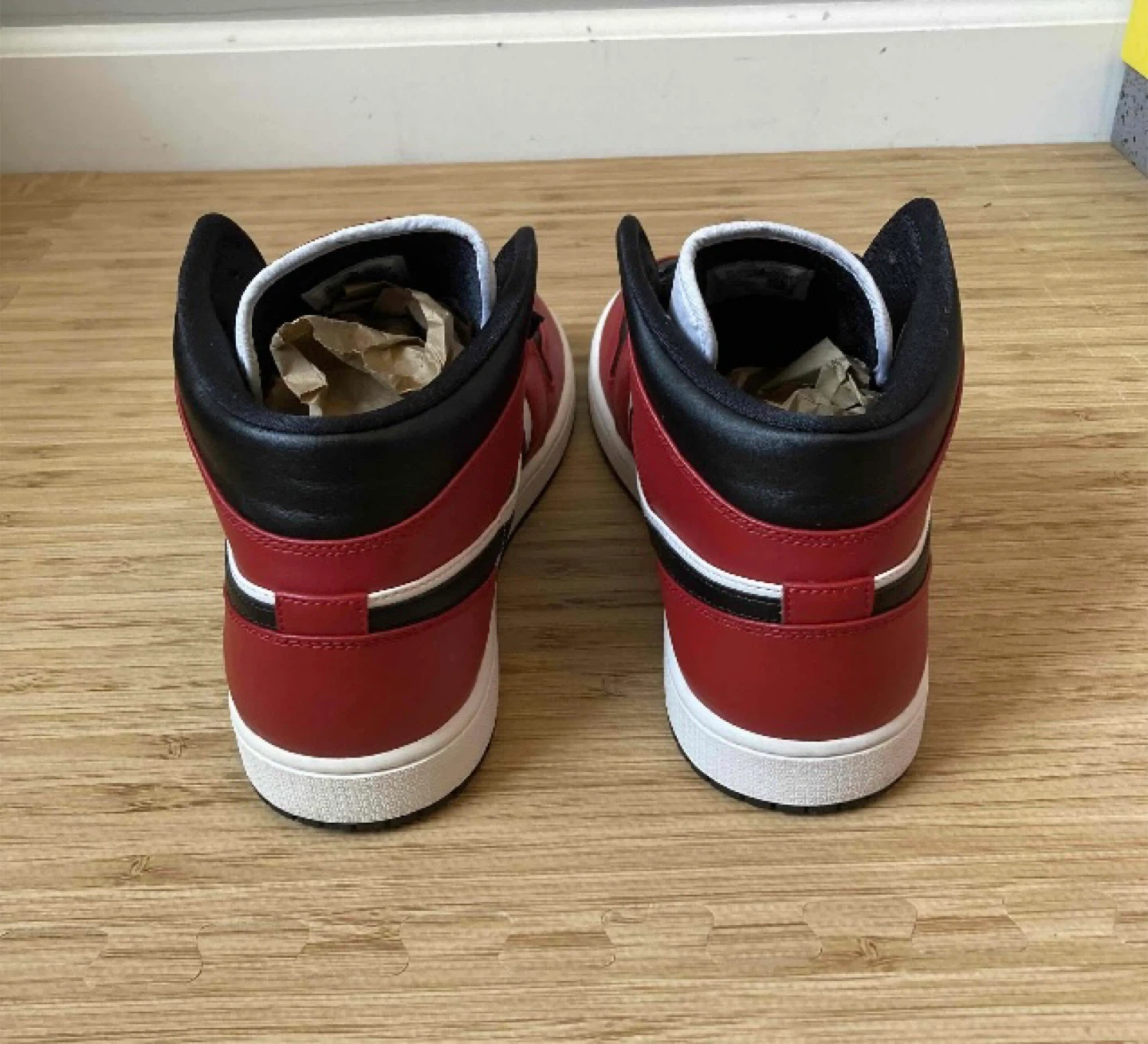 Jordan 1 Mid Chicago Black Toe 2020 - photo 5