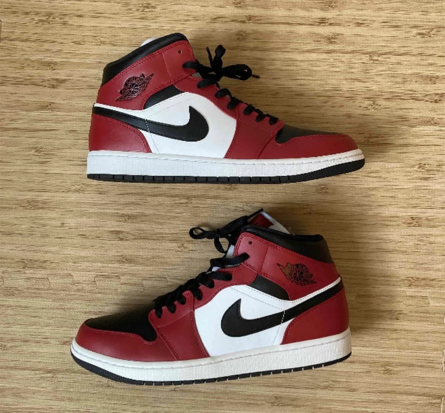 Jordan 1 Mid Chicago Black Toe 2020 - photo 2
