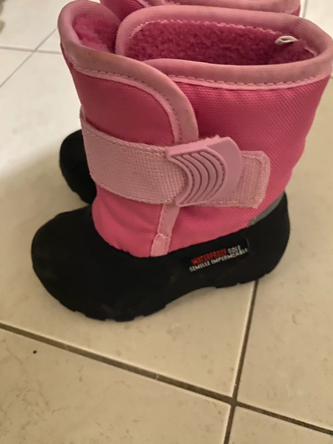 Pink Snow Boots Size 5 - photo 2