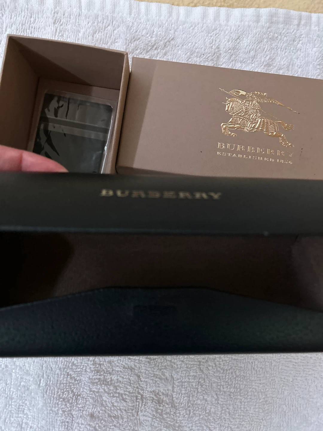 Burberry Eyeglass Case with Box 🏆 - photo 3
