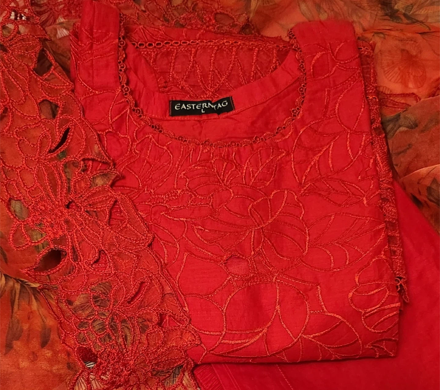 Beautiful Cutwork Suit in deep Red Color - photo 3