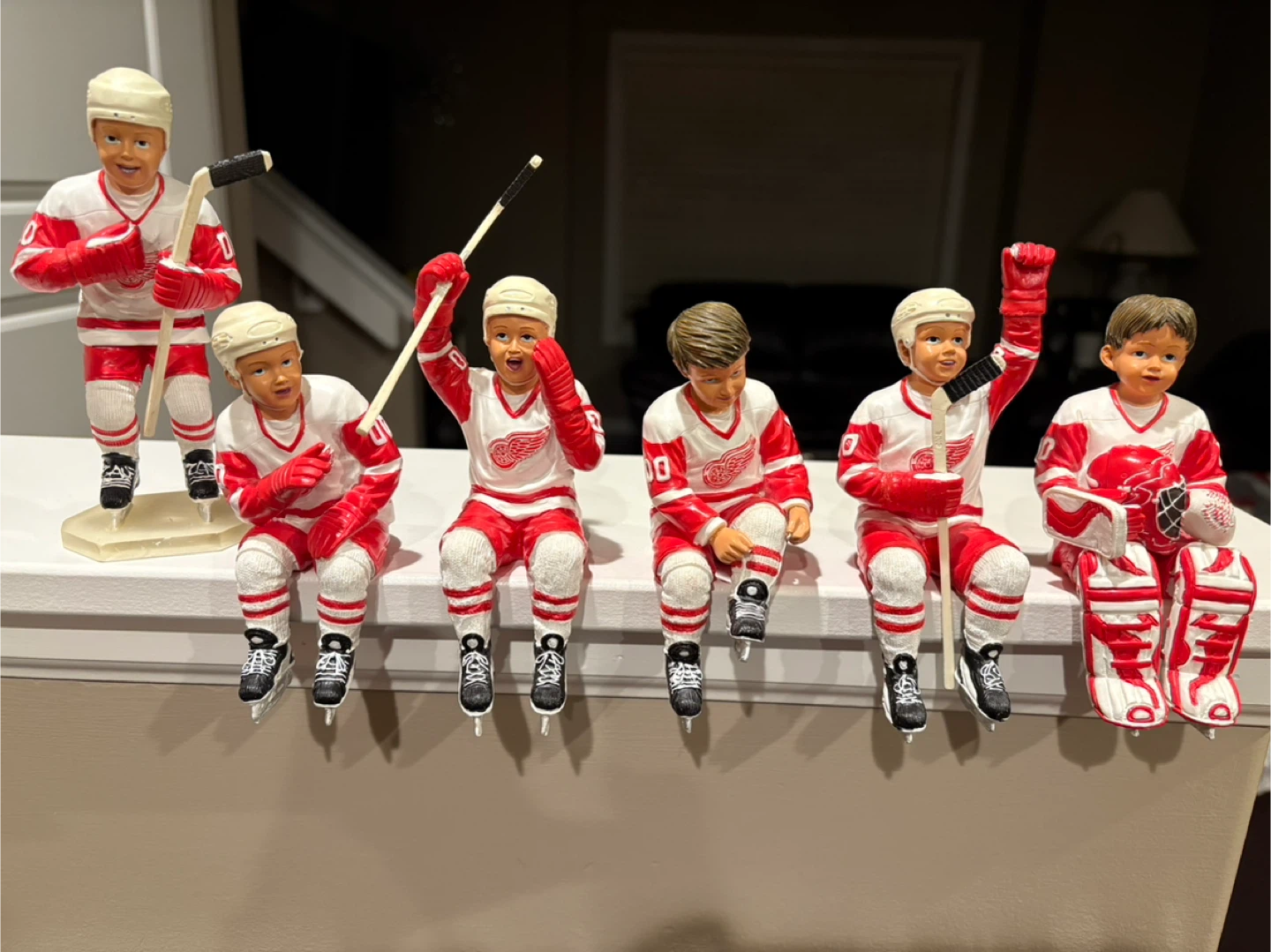 Detroit Red Wings Hockey Player Figurines (Set of 6) - photo 5