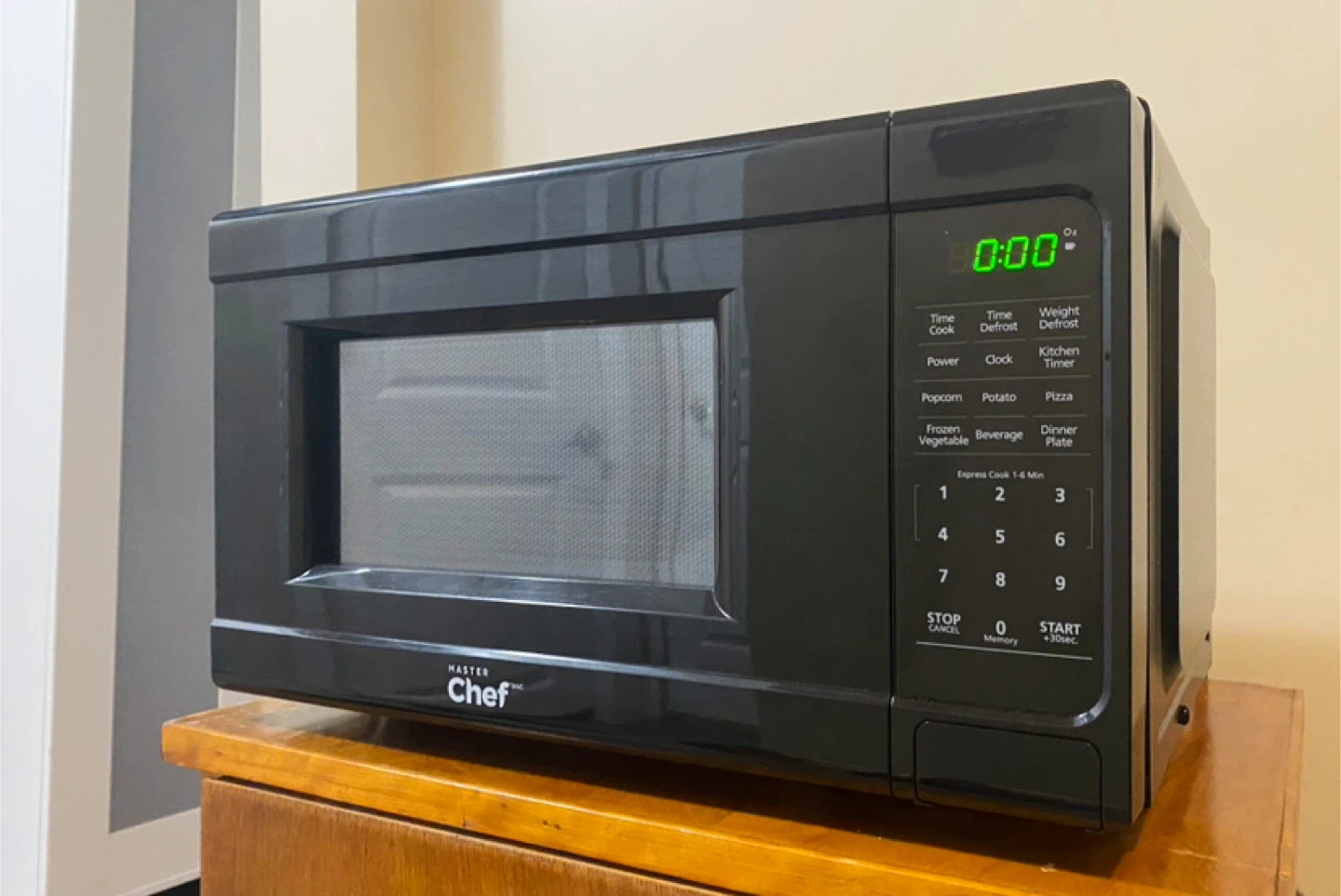 Master Chef Microwave 0.7 cu ft (Black) – Works Great