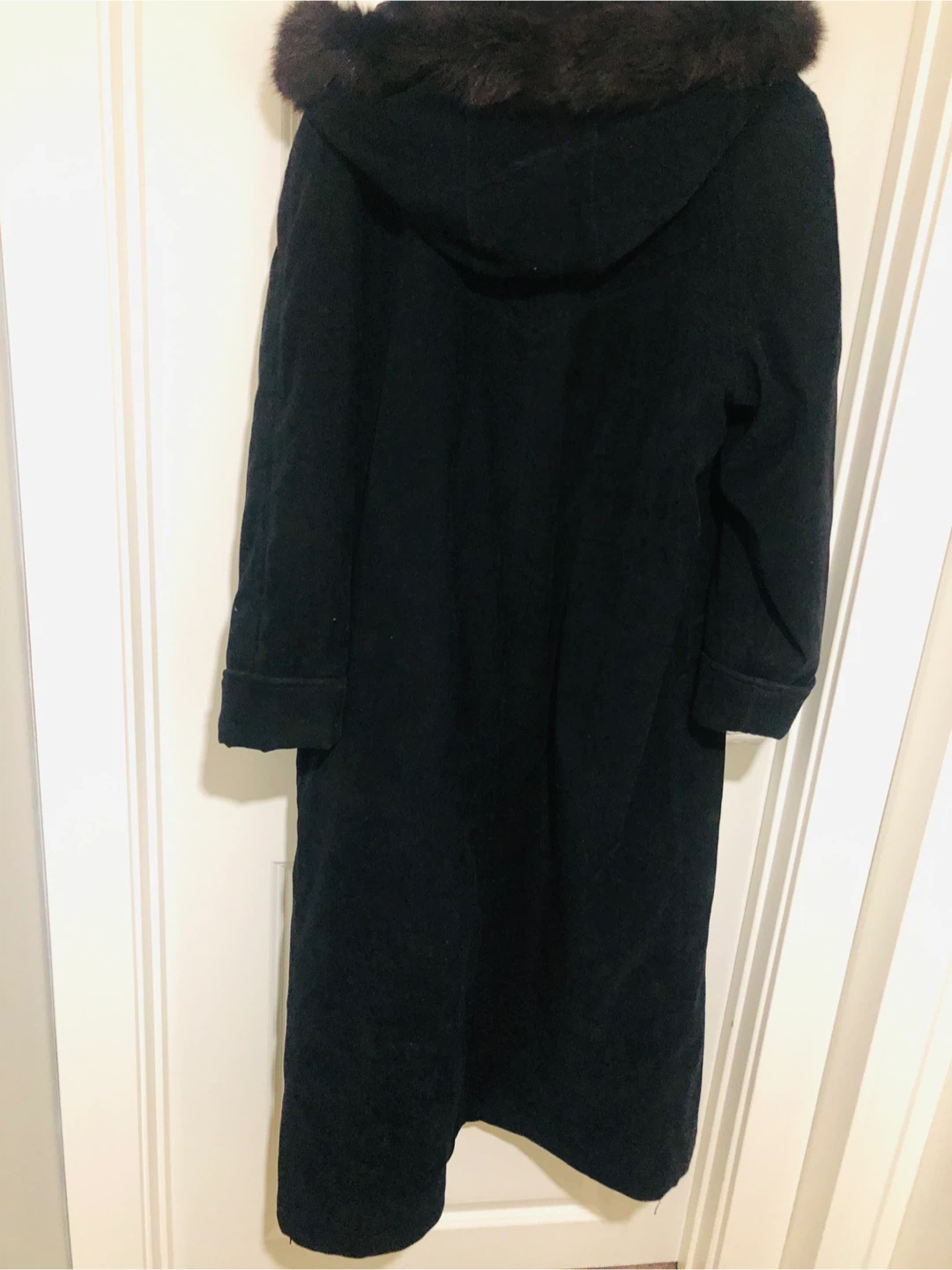 🏆 ladies Black winter coat with fur-trimmed hood - photo 4
