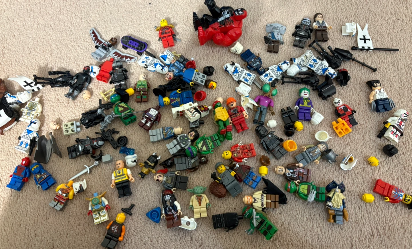 Lot of FAKE Lego Minifigures (Star Wars, Marvel, Ninjago, etc.)