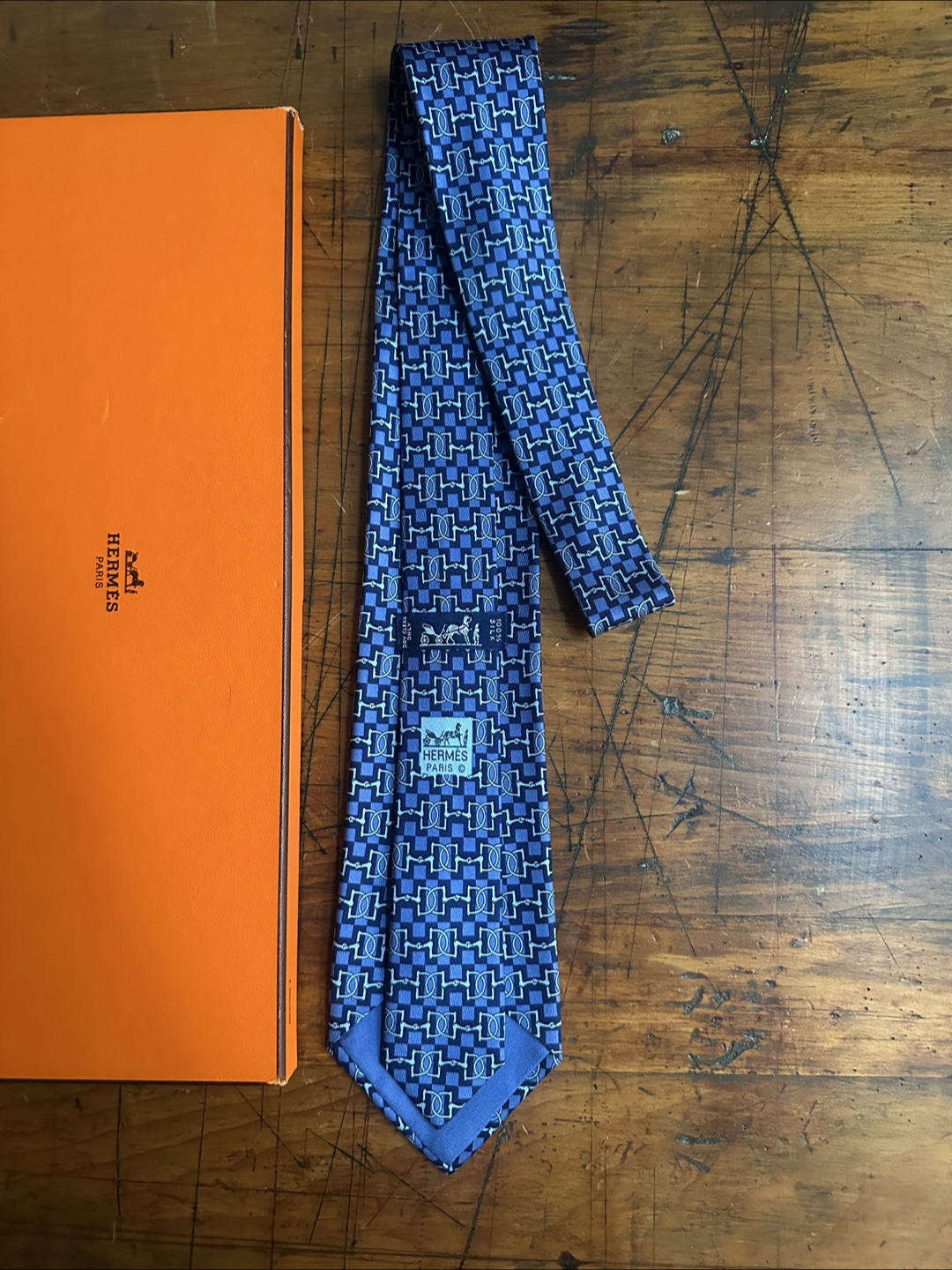 HERMÈS 100% Silk Blue Equestrian Chain-Link Pattern Tie - photo 2