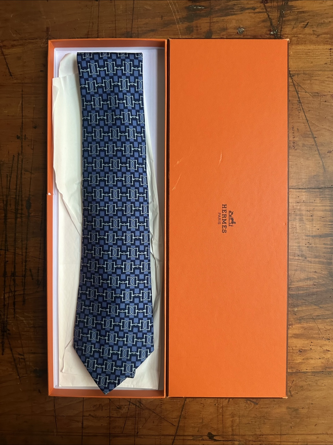 HERMÈS 100% Silk Blue Equestrian Chain-Link Pattern Tie