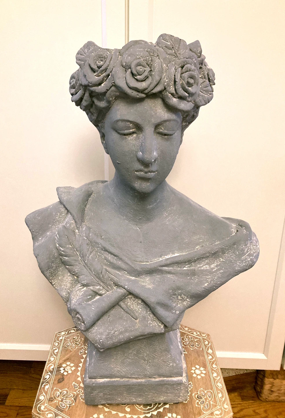 White Bust Statue - photo 4