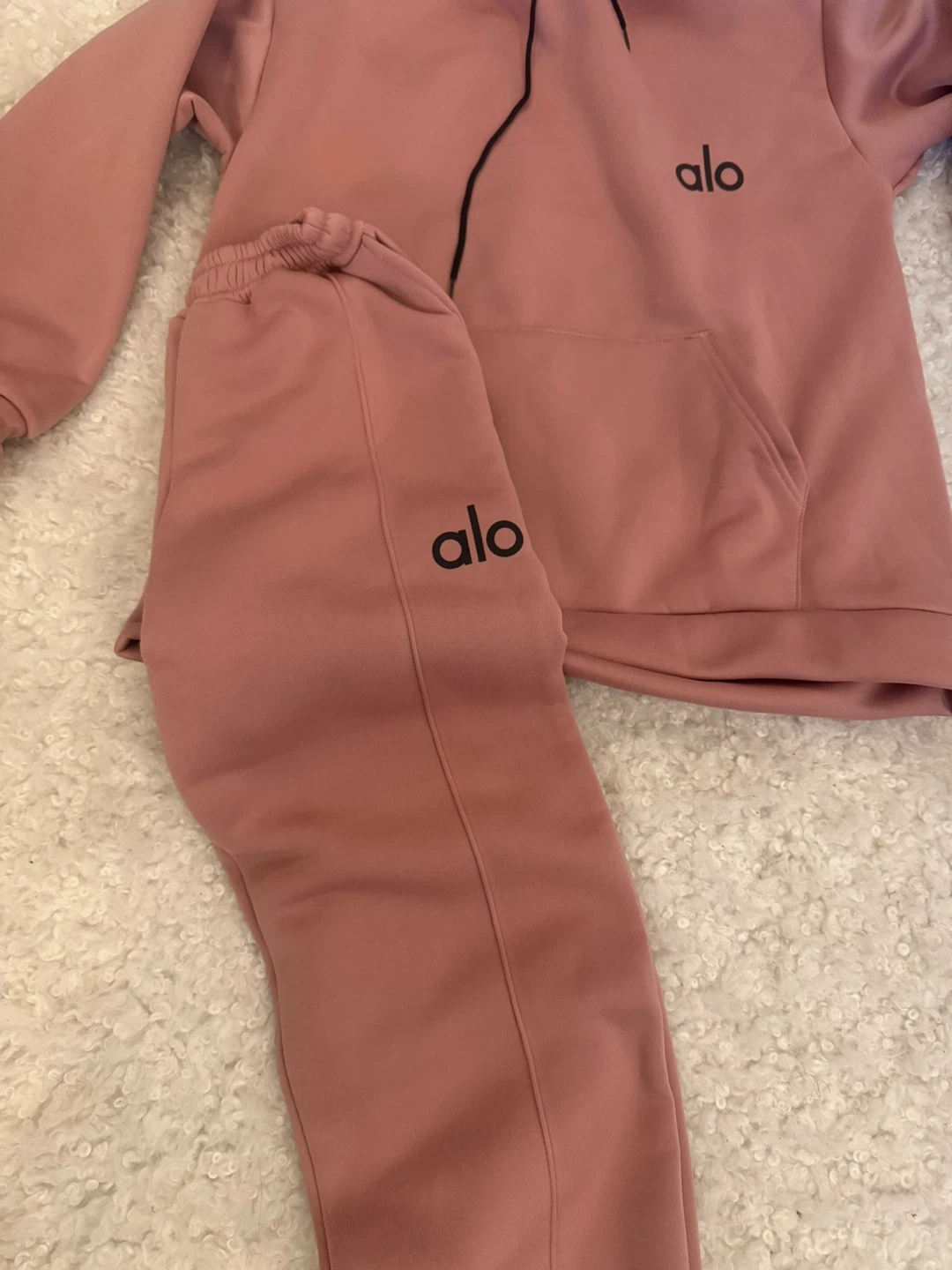 Alo Yoga Pink Hoodie and Sweatpants Set - photo 3