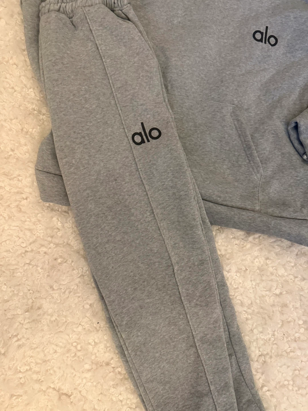 Alo Yoga Grey Sweatpants Hoodie Set - photo 3