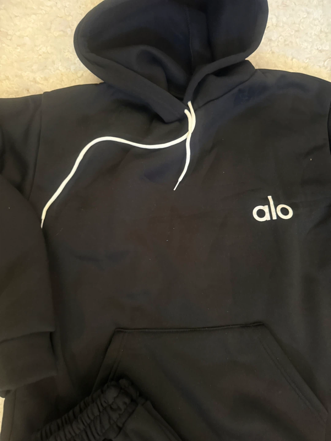 Alo Yoga Black Hoodie and Sweatpants Set - photo 3