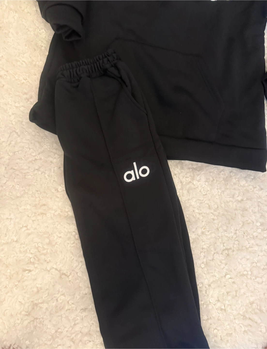 Alo Yoga Black Hoodie and Sweatpants Set - photo 2