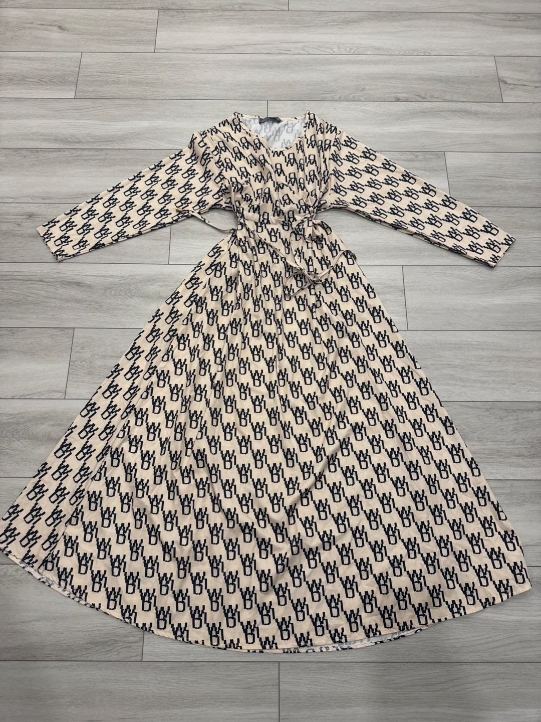 Sunda Fashion Beige and Monogram Dress - photo 3
